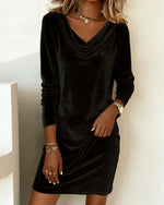 Serena – Luxe, soepelvallende velvet jurk