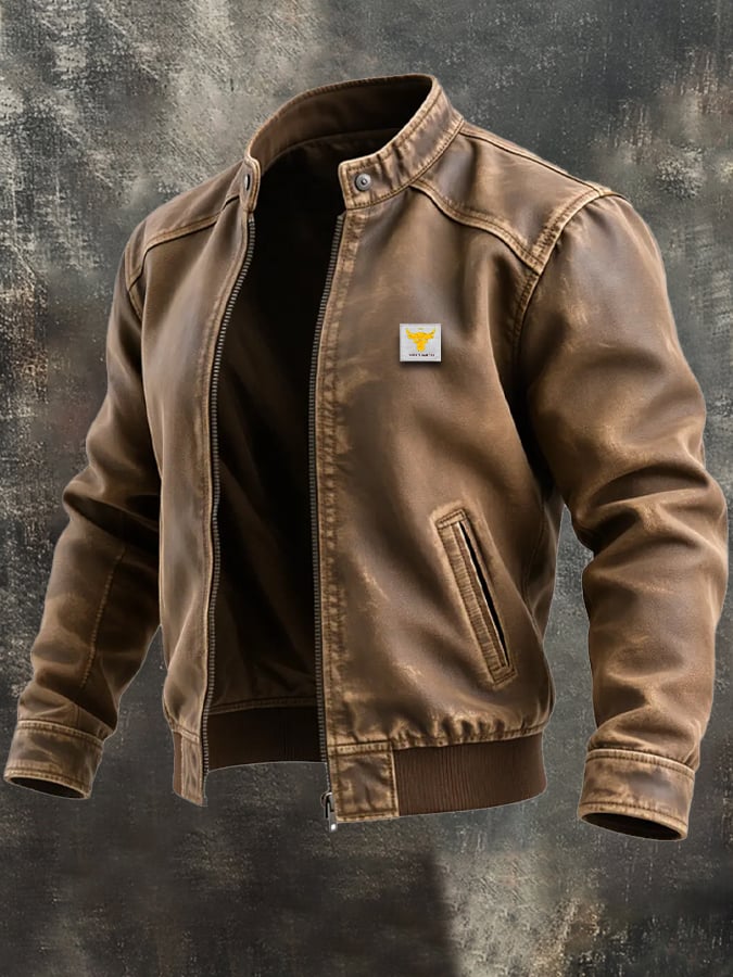 VESTE VAN VEROUDERDE BRUINE STOF MET EEN KLASSIEKE PASVORM