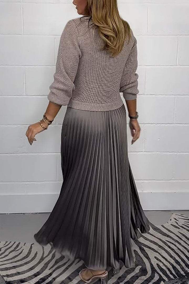 Claudia - Maxi jurk met trui en plissé rok