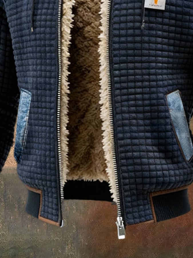 DONJACK MET MARINEBLAUWE QUILTING EN DENIMDETAILS