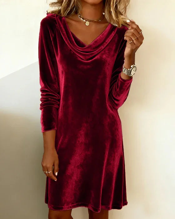 Serena – Luxe, soepelvallende velvet jurk