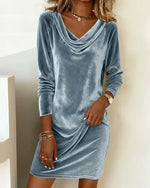 Serena – Luxe, soepelvallende velvet jurk